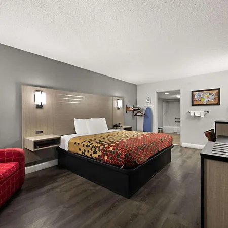 Econo Lodge-2